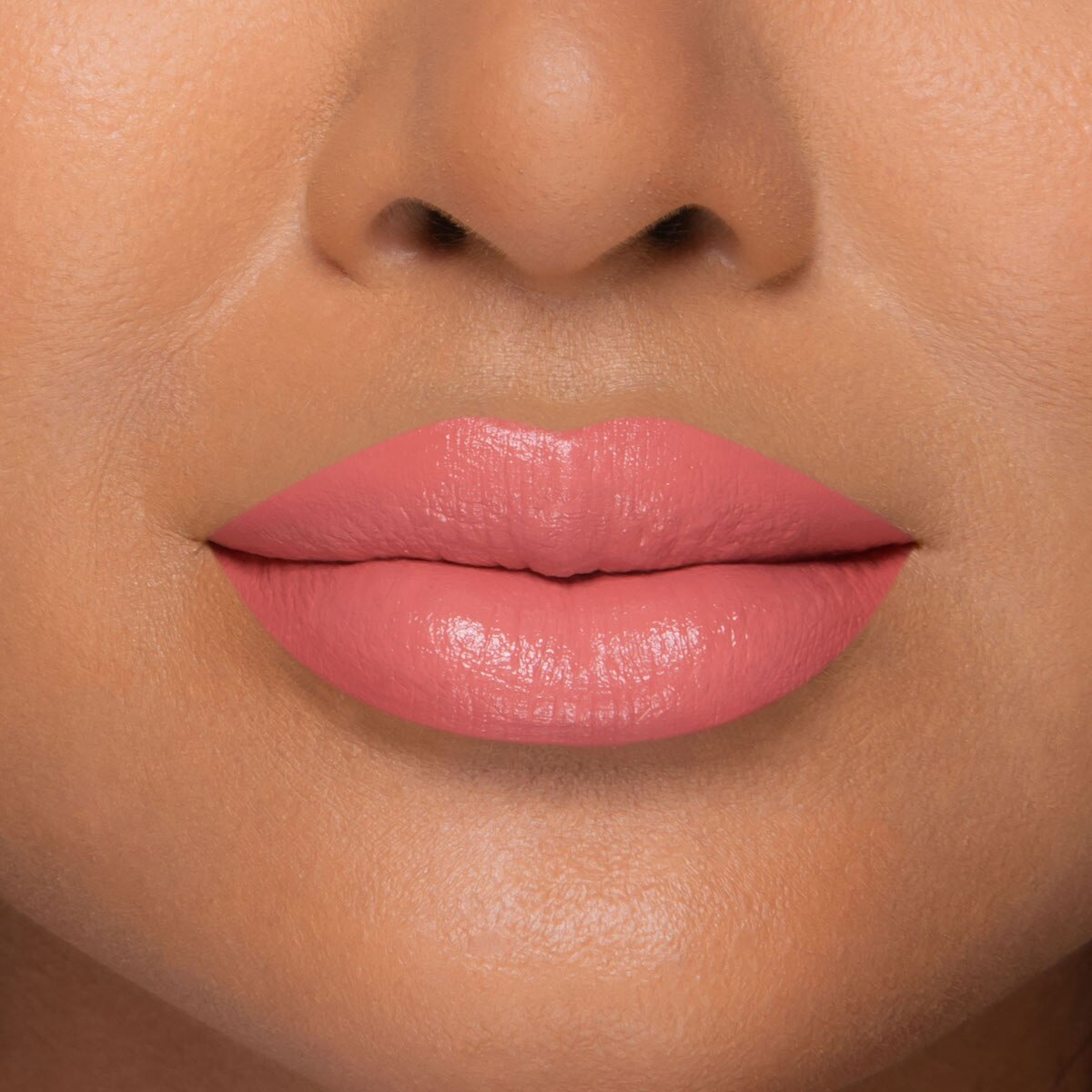 LADY BOLD LIPSTICK  (LABIAL CREMOSO)